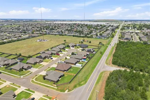 View/Area - 3304 Paul Dr, Oklahoma City, OK 73160 photo 5 of 8