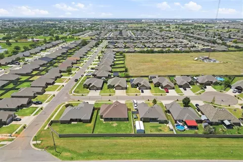 View/Area - 3304 Paul Dr, Oklahoma City, OK 73160 photo 6 of 8