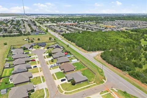 View/Area - 3304 Paul Dr, Oklahoma City, OK 73160 photo 4 of 8