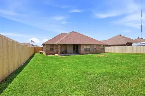 Exterior - 3304 Paul Dr, Oklahoma City, OK 73160 photo 8 of 9