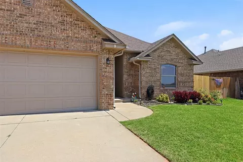 Exterior - 3304 Paul Dr, Oklahoma City, OK 73160 photo 5 of 9