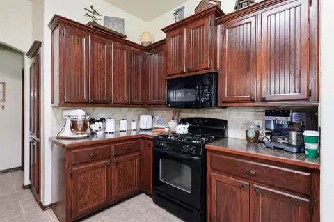Kitchen - 3304 Paul Dr, Oklahoma City, OK 73160 photo 4 of 6