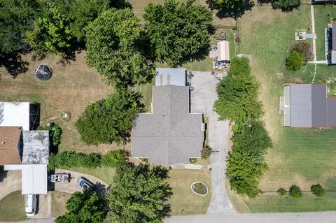 View/Area - 319 S Main St, Mcloud, OK 74851 photo 4 of 6