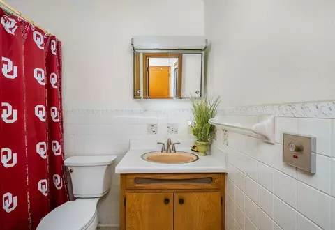 Bath - 319 S Main St, Mcloud, OK 74851 photo 3 of 3