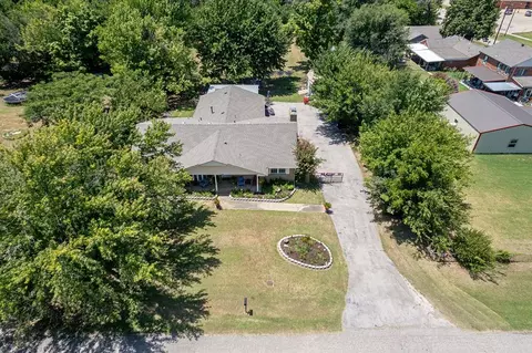 View/Area - 319 S Main St, Mcloud, OK 74851 photo 2 of 6