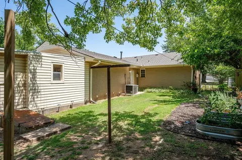 Exterior - 319 S Main St, Mcloud, OK 74851 photo 13 of 13