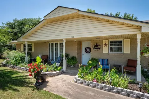 Exterior - 319 S Main St, Mcloud, OK 74851 photo 3 of 13