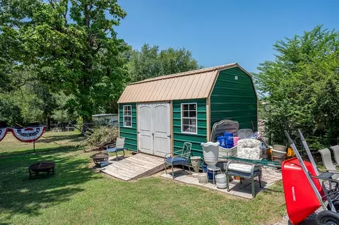 Exterior - 319 S Main St, Mcloud, OK 74851 photo 6 of 13