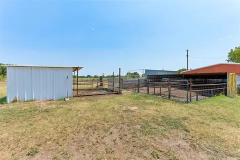 Exterior - 258400 E 805 Rd, Watonga, OK 73772 photo 4 of 6