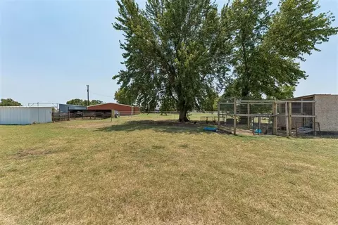 Exterior - 258400 E 805 Rd, Watonga, OK 73772 photo 3 of 6