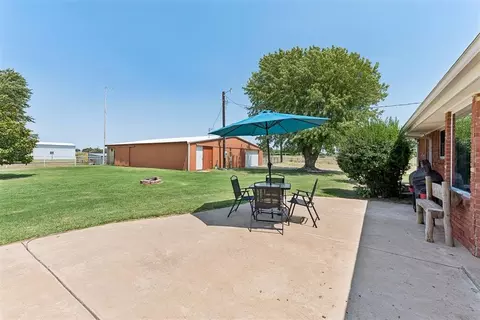 Exterior - 258400 E 805 Rd, Watonga, OK 73772 photo 5 of 6