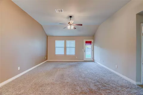 Living - 2719 Sharpish Way, Norman, OK 73069 photo 2 of 4
