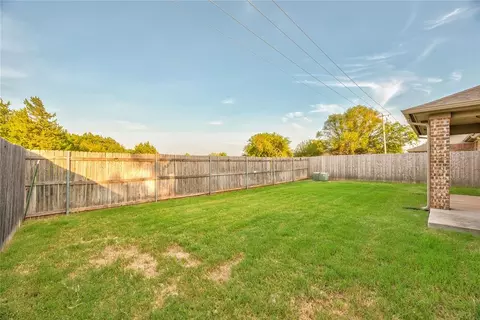 Exterior - 2719 Sharpish Way, Norman, OK 73069 photo 4 of 4