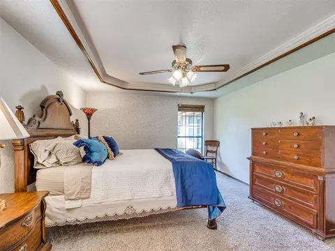 Bedroom - 2201 Dena Dr, Guthrie, OK 73044 photo 3 of 11
