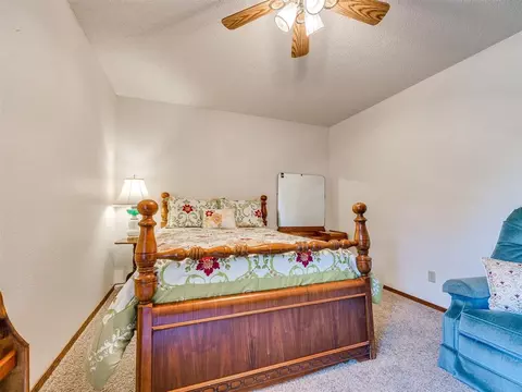Bedroom - 2201 Dena Dr, Guthrie, OK 73044 photo 6 of 11