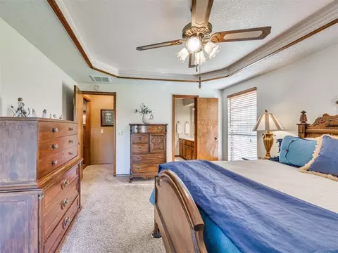 Bedroom - 2201 Dena Dr, Guthrie, OK 73044 photo 5 of 11