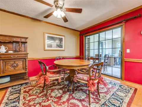 Dining - 2201 Dena Dr, Guthrie, OK 73044 photo 2 of 2