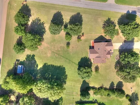 View/Area - 2201 Dena Dr, Guthrie, OK 73044 photo 4 of 5