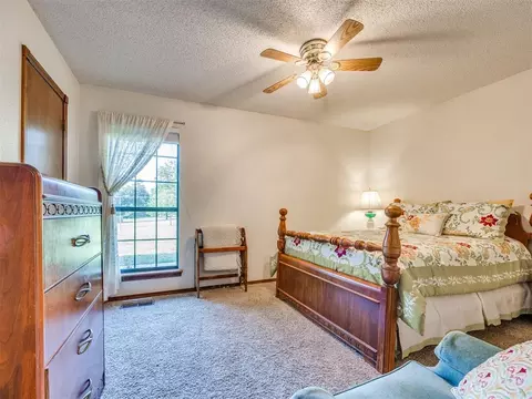 Bedroom - 2201 Dena Dr, Guthrie, OK 73044 photo 1 of 11