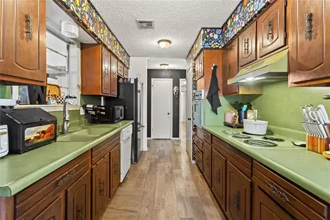Kitchen - 819 N Brewer Ave, Hydro, OK 73048 photo 1 of 3