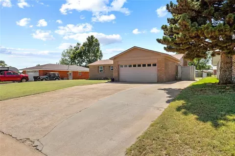Other - 819 N Brewer Ave, Hydro, OK 73048 photo 2 of 7