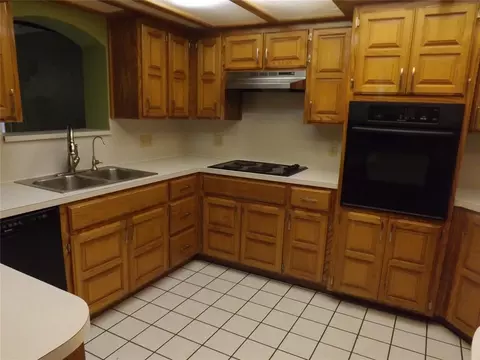 Kitchen - 1908 N Robin St, Altus, OK 73521 photo 1 of 4