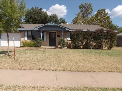 Exterior - 1908 N Robin St, Altus, OK 73521 photo 2 of 7