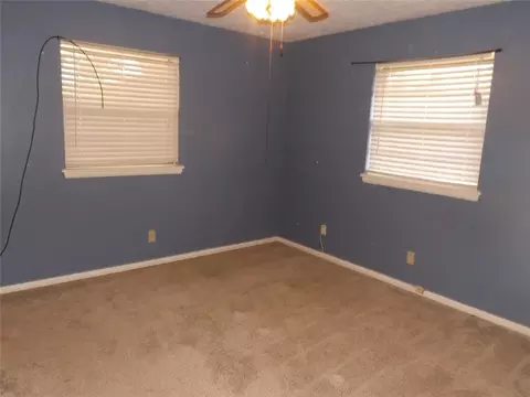 Bedroom - 1908 N Robin St, Altus, OK 73521 photo 3 of 4