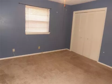 Bedroom - 1908 N Robin St, Altus, OK 73521 photo 4 of 4