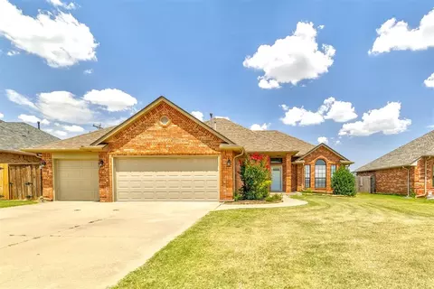 551 W Geronimo Court Way, Mustang, OK 73064