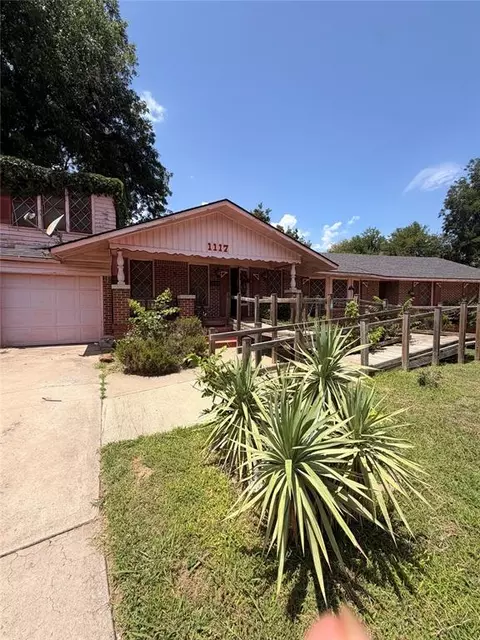 1117 Carverdale Dr, Oklahoma City, OK 73117