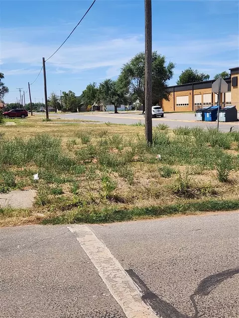 320 N Jackson St, Altus, OK 73521 photo 2