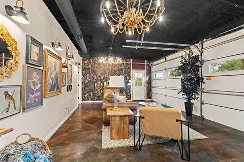Living - 11600 E Coffee Creek Rd, Arcadia, OK 73007 photo 4 of 4