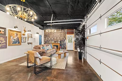 Living - 11600 E Coffee Creek Rd, Arcadia, OK 73007 photo 2 of 4