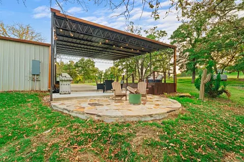 Exterior - 11600 E Coffee Creek Rd, Arcadia, OK 73007 photo 4 of 9