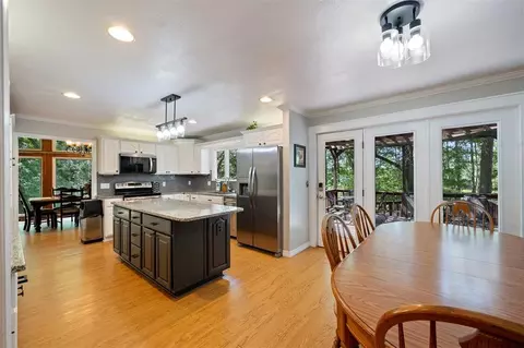 Kitchen - 334 Shrouder Rd, Broken Bow, OK 74728 photo 3 of 3
