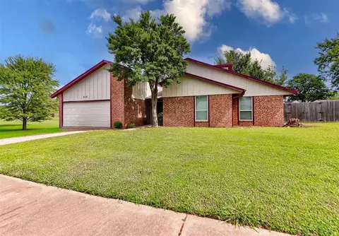 Exterior - 2115 Teresa Dr, Norman, OK 73071 photo 2 of 6