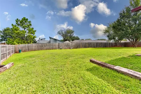 Exterior - 2115 Teresa Dr, Norman, OK 73071 photo 5 of 6