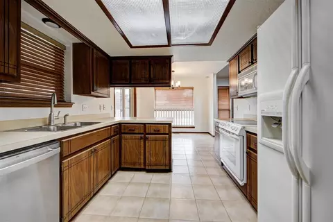 Kitchen - 2115 Teresa Dr, Norman, OK 73071 photo 3 of 3