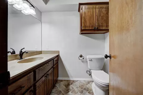 Bath - 2115 Teresa Dr, Norman, OK 73071 photo 1 of 3