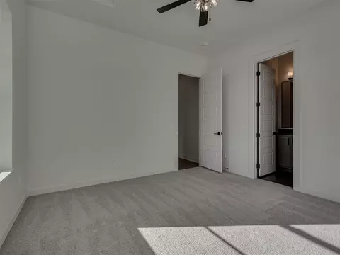 Bedroom - 9401 Millstone Ct, Arcadia, OK 73007 photo 5 of 7