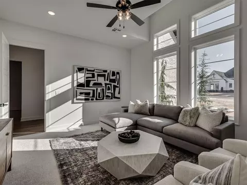 Living - 9401 Millstone Ct, Arcadia, OK 73007 photo 5 of 6