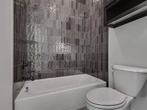 Bath - 9401 Millstone Ct, Arcadia, OK 73007 photo 8 of 10