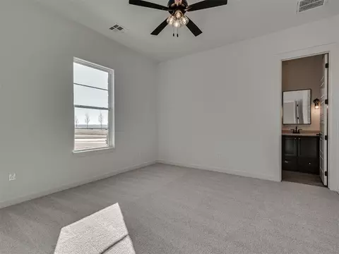 Bedroom - 9401 Millstone Ct, Arcadia, OK 73007 photo 6 of 7
