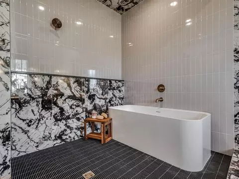 Bath - 9401 Millstone Ct, Arcadia, OK 73007 photo 4 of 10
