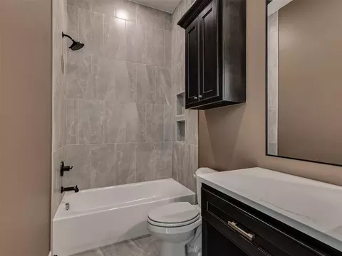 Bath - 9401 Millstone Ct, Arcadia, OK 73007 photo 6 of 10
