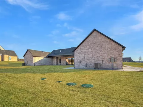 Exterior - 9401 Millstone Ct, Arcadia, OK 73007 photo 4 of 4