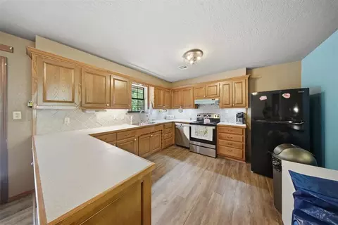 Kitchen - 662 S Range Rd, Mcloud, OK 74851 photo 1 of 3