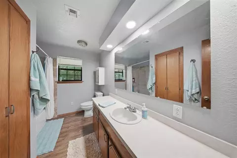 Bath - 662 S Range Rd, Mcloud, OK 74851 photo 1 of 2
