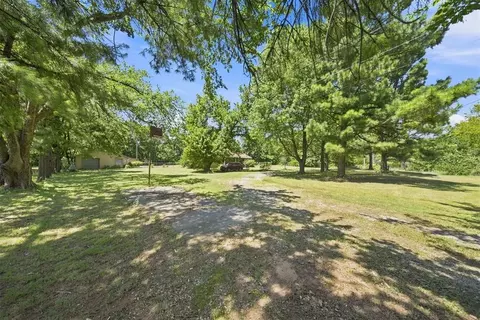 Exterior - 662 S Range Rd, Mcloud, OK 74851 photo 5 of 10